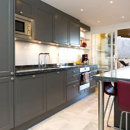 Puerto Banus Senorio De Aloha 3 Bed With Seaviews *