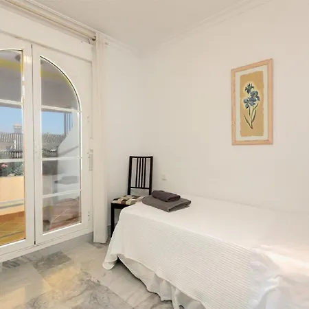 Puerto Banus Senorio De Aloha 3 Bed With Seaviews Marbella